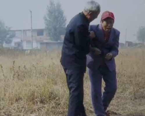 命运的重叠，被拐男子认亲发现姐姐也被卖，揭开家庭悲剧真相